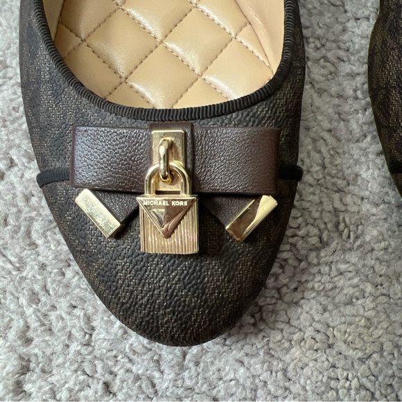 Michael Kors Alice Ballet Flats Brown Logo Print w/ Lock Charm & Bow - Picture 2 of 10